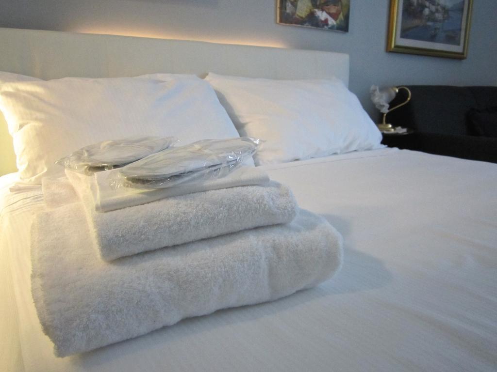 Aiello Suites Executive Milan Room photo